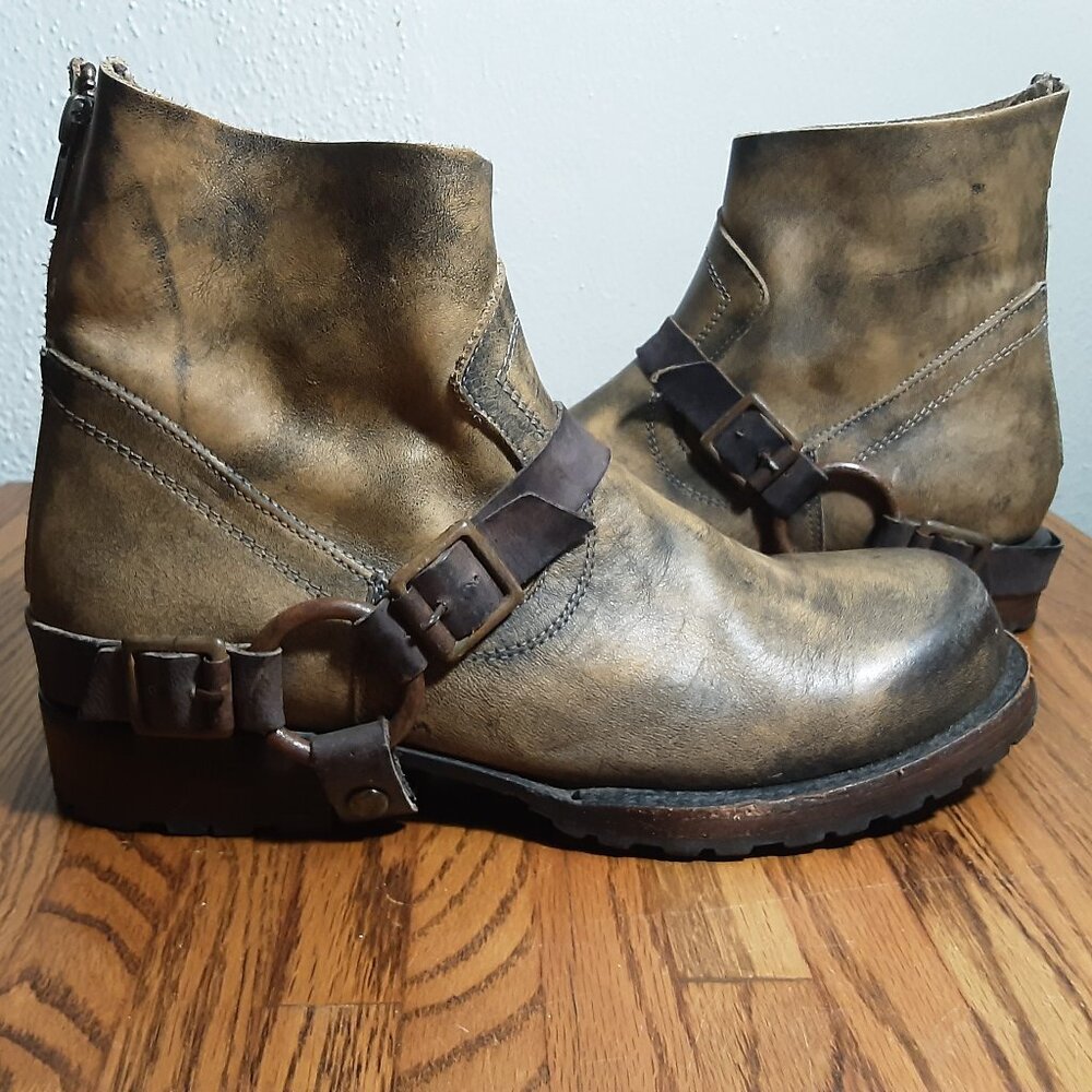 Freebird By Steven Leather Hatchet Boots in Stone